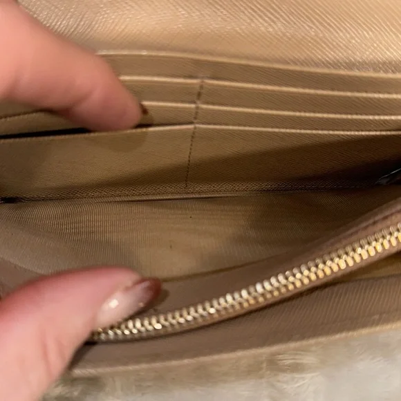 💛 SOLD 💛 Prada Saffiano Leather Bow Continental Wallet - Picture 10 of 16